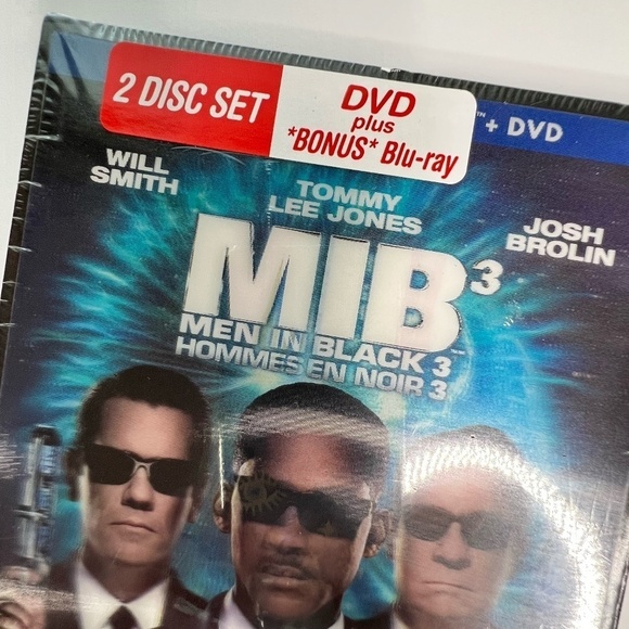 MIB 3‎ 2 Disc Set DVD plus Bonus Blu Ray Will Smith New - Picture 3 of 3
